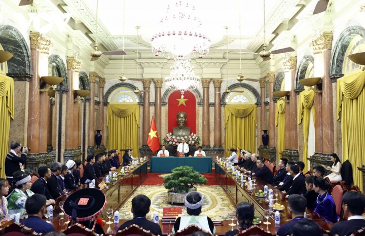 Chủ tịch nước gặp mặt đại biểu tiêu biểu đồng bào dân tộc thiểu số tỉnh Cao Bằng