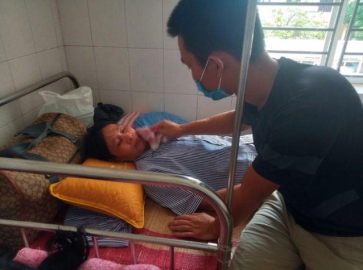 Bố mất sớm, mẹ và em gái tâm thần, mong được giúp đỡ để em trai không bị thất học