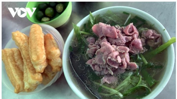 Bát phở ở Hà Nội không dưới 40.000 đồng vì… đắt từ mớ hành, quả ớt