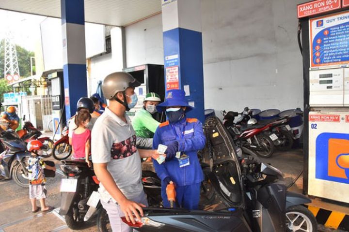 VCCI đề xuất giảm toàn bộ thuế tiêu thụ đặc biệt với xăng