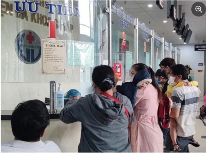 Nhiều học sinh đi khám chữa bệnh được Bảo hiểm y tế chi tiền tỉ