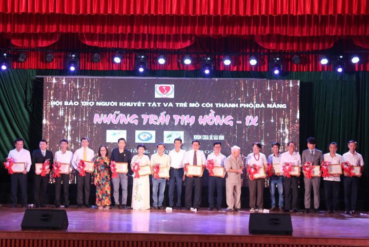 Đà Nẵng chương trình “Những trái tim hồng” lần thứ 9 vận động hơn 3,2 tỷ đồng hỗ trợ người khuyết tật, trẻ mồ côi