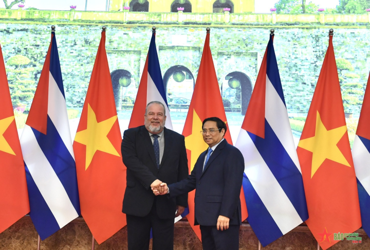 Thủ tướng Chính phủ Phạm Minh Chính chủ trì lễ đón Thủ tướng Cuba