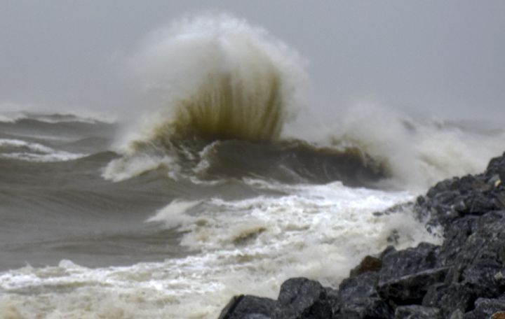 Sau Noru, Biển Đông hứng bão dồn dập cuối năm