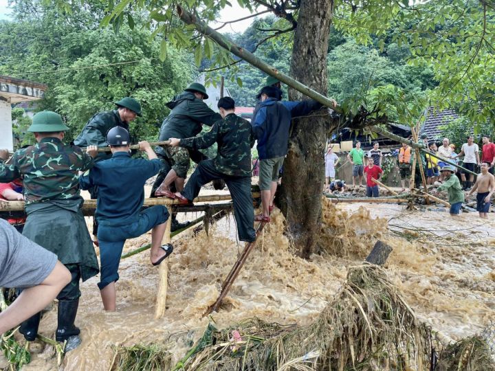 Đến với tâm lũ huyện Kỳ Sơn, tỉnh Nghệ An