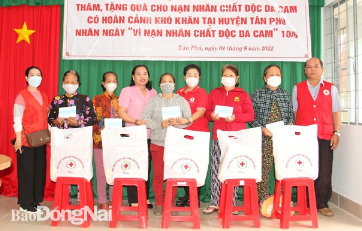 Chung tay trợ giúp nạn nhân chất độc da cam vươn lên