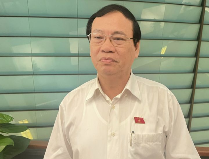 Cho cán bộ thôi chức là giúp họ rút lui trong danh dự