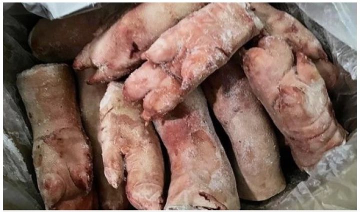 Phát hiện kho chứa 90 tấn móng giò, chân gà, thủ lợn đông lạnh quá hạn sử dụng 2 năm