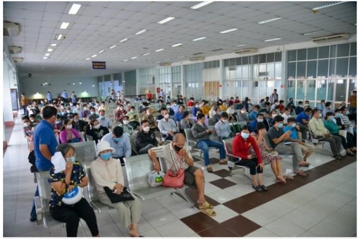 Vé tàu hoả tiếp tục giảm 30% trước Tết