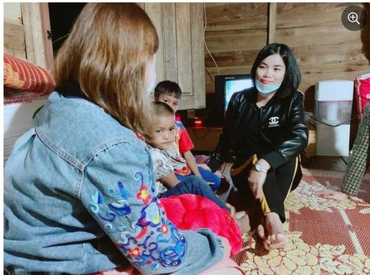 Bông hoa giữa thung lũng núi đá