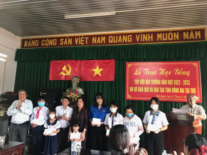 Hội huyện Định Quán: Tổ chức lễ trao học bổng năm học 2022-2023