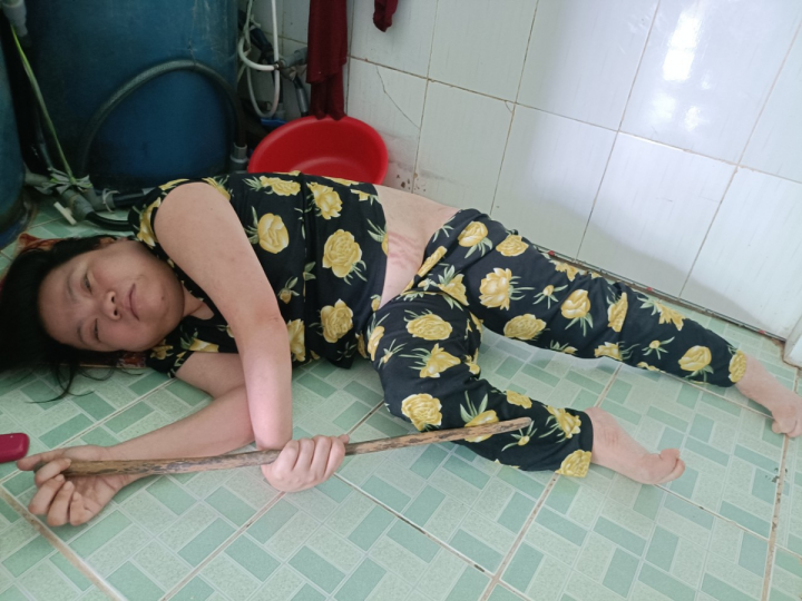 Huyện hội Châu Thành: Tặng sổ tiết kiệm và nuôi dưỡng nạn nhân chất độc da cam