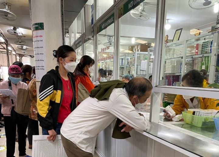 Chính phủ ban hành nghị quyết tháo gỡ tình trạng thiếu thuốc, vật tư y tế