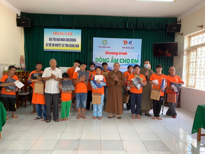 Chương trình “Đông ấm cho em”