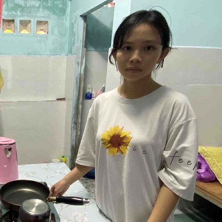 Vắng hơi ấm cha mẹ từ nhỏ, nữ sinh ở với ngoại nỗ lực học giỏi, đỗ đại học