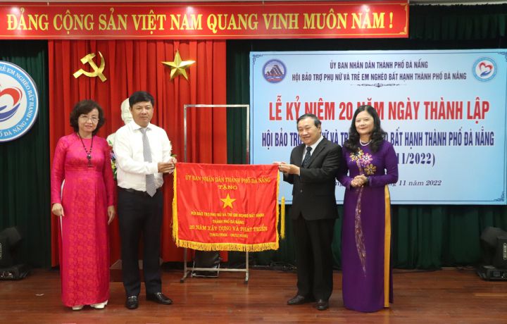 Đà Nẵng Kỷ niệm 20 năm đồng hành cùng Phụ nữ và Trẻ em nghèo bất hạnh