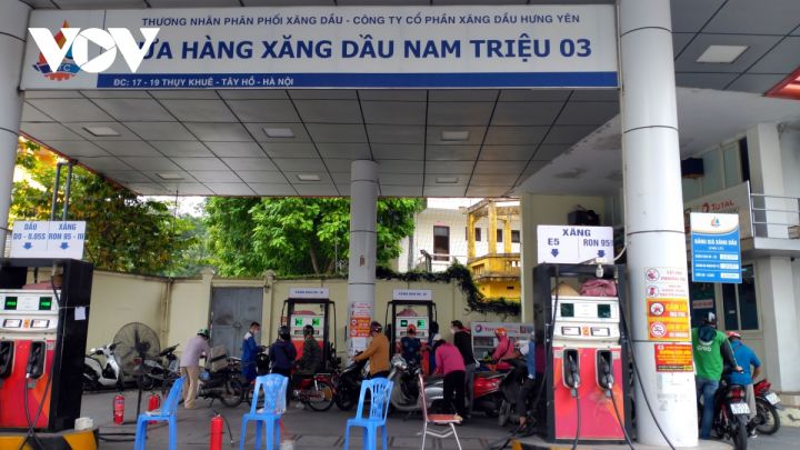 Giá xăng đồng loạt tăng từ 15h00 chiều nay