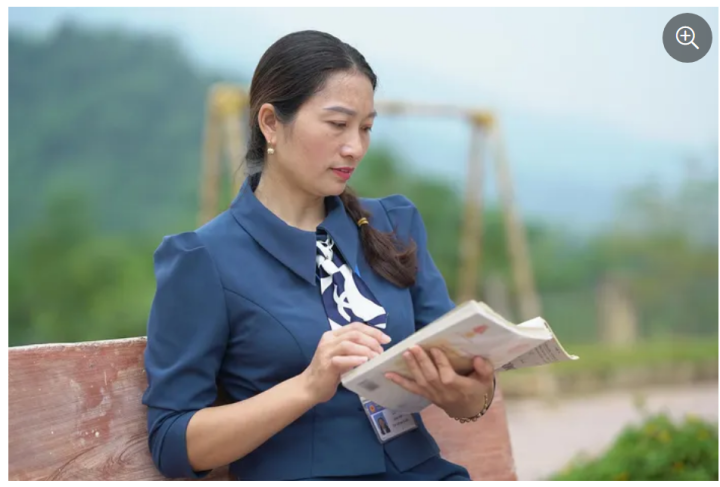 Cô giáo ngược núi gieo trang văn thắp sáng tri thức, ước mơ học sinh dân tộc thiểu số