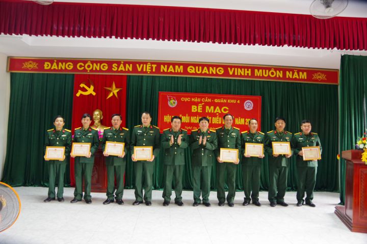 Quân khu 4: Trao nhiều giải trong cuộc thi tìm hiểu “Mỗi ngày một điều luật”