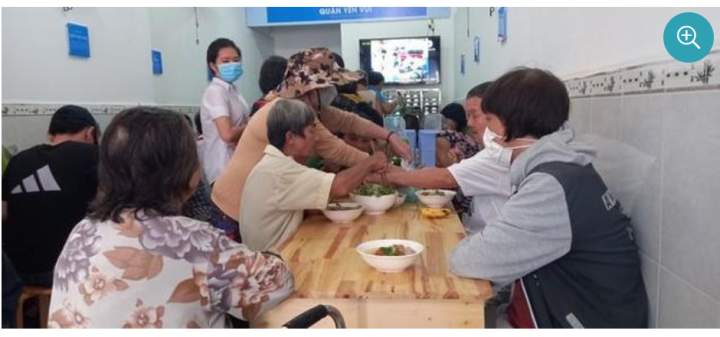 Ấm lòng bệnh nhân khó khăn, người nghèo với những suất ăn 2.000 đồng