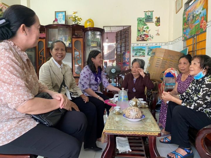 Bến Tre:  thăm và tặng quà gia đình chính sách và  nạn nhân chất độc da cam