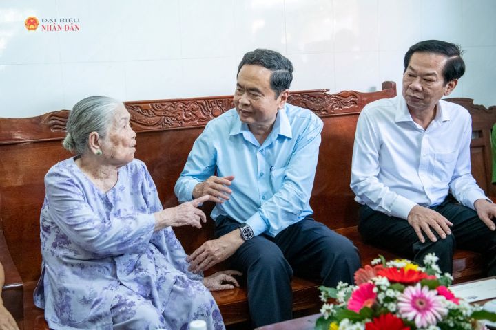 Chủ tịch Quốc hội Trần Thanh Mẫn ký ban hành Pháp lệnh sửa đổi, bổ sung một số điều của Pháp lệnh Ưu đãi người có công với cách mạng