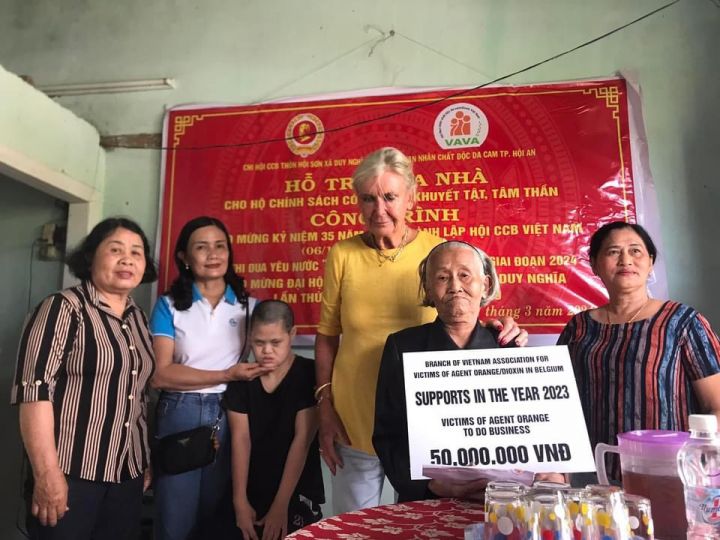 Chuyện nữ anh hùng kiên trung