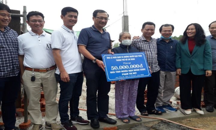 Ông Phạm Văn Quyện: 