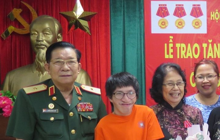 Vị Tướng giữa đời thường luôn hết lòng vì nạn nhan chất độc da cam