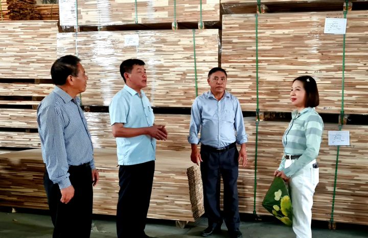 Người thương binh nặng lòng với công tác 