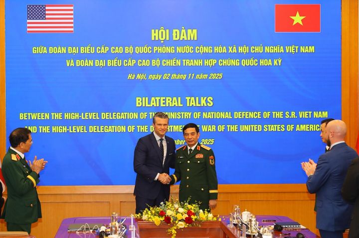 Đại tướng Phan Văn Giang hội đàm với Bộ trưởng Bộ Chiến tranh Hoa Kỳ
