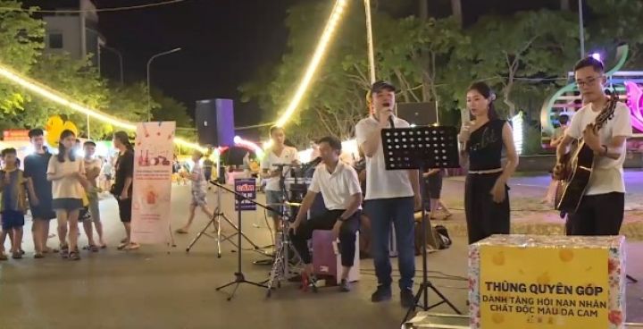 Hà Tĩnh: Xây dựng Quỹ ủng hộ NNCĐDC từ âm nhạc đường phố