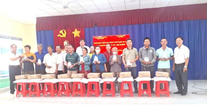 An Giang: Trao quà cho nạn nhân chất độc da cam và người khuyết tật