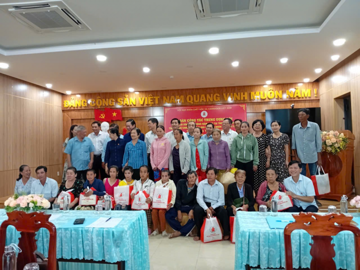 Kết quả hoạt động chăm sóc, giúp đỡ nạn nhân chất độc da cam năm 2025 của Tỉnh hội Cà Mau