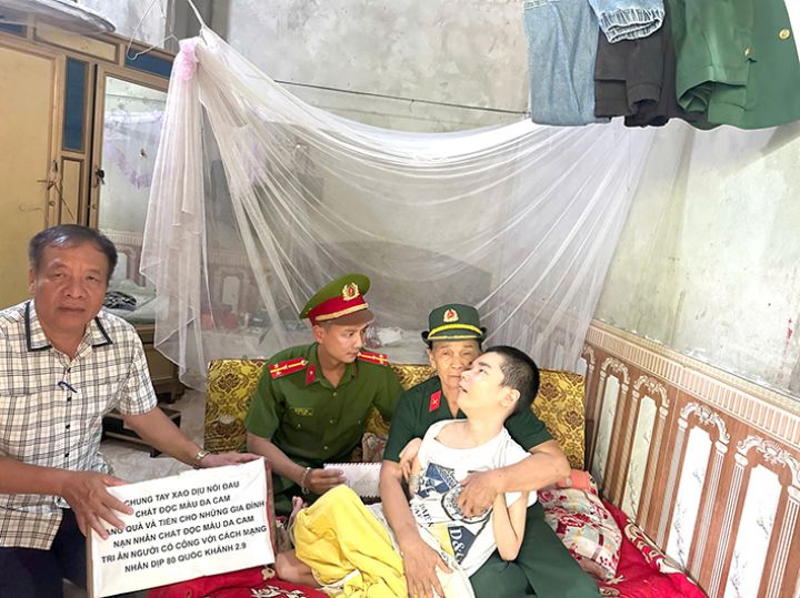 Chiến sỹ công an nặng lòng với hoạt động thiện nguyện