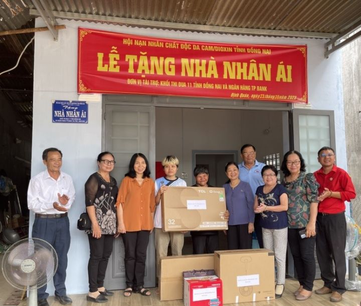 Hội tỉnh Đồng Nai: trao nhà cho nạn nhân chất độc da cam