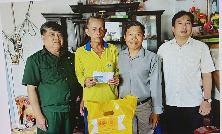 Thành phố Cần Thơ: Thăm, tặng quà nạn nhân chất độc da cam xã Kế Sách