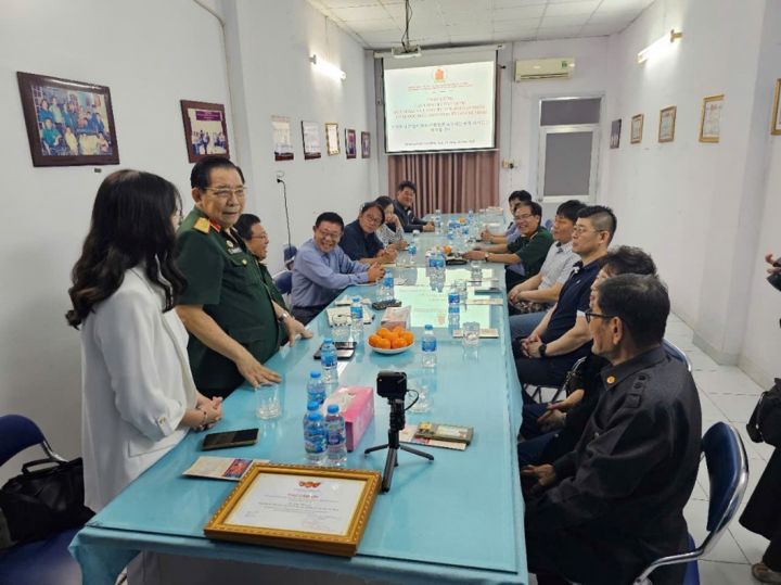 Đại diện lãnh đạo một số Công ty Hàn Quốc thăm Hội thành phố Hồ Chí Minh