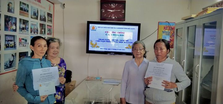 Tỉnh hội Kiên Giang trao tiền hỗ trợ sinh kế cho nạn nhân chất độc da cam