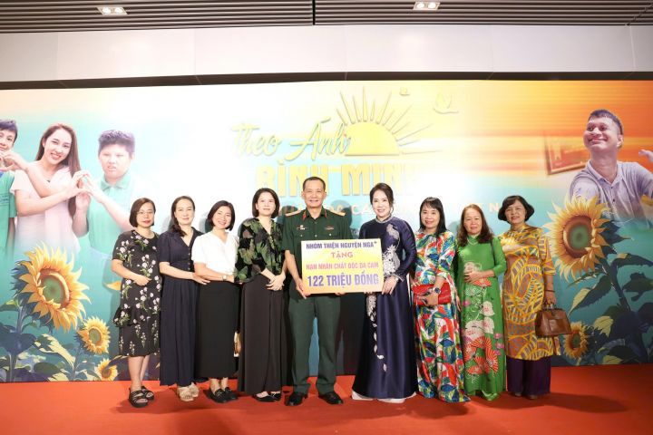 Nhiều doanh nghiệp chung tay vì nạn nhân chất độc da cam tại Chương trình “Theo ánh bình minh”