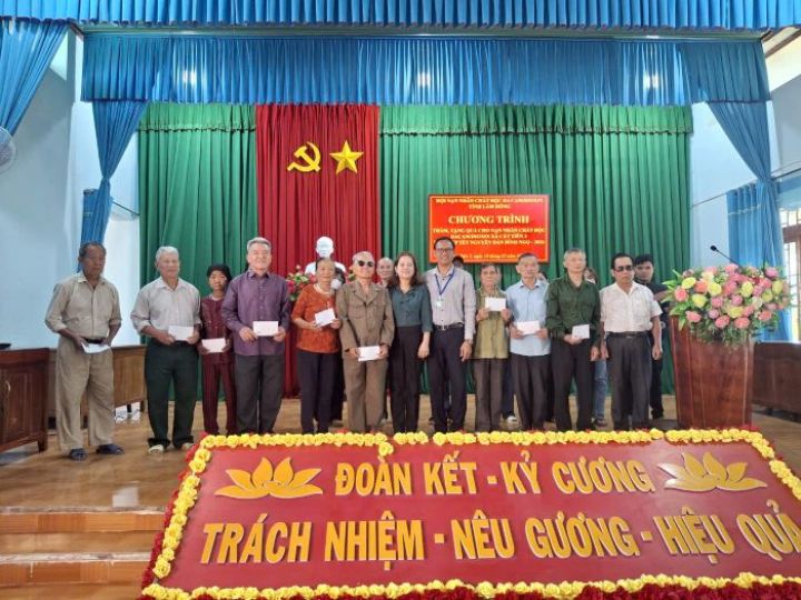 Lâm Đồng:  Trao hàng nghìn phần quà Tết Bính Ngọ - 2026 cho nạn nhân chất độc da cam