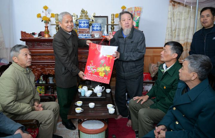 Hội tỉnh Ninh Bình trao quà Tết tới nạn nhân chất độc da cam