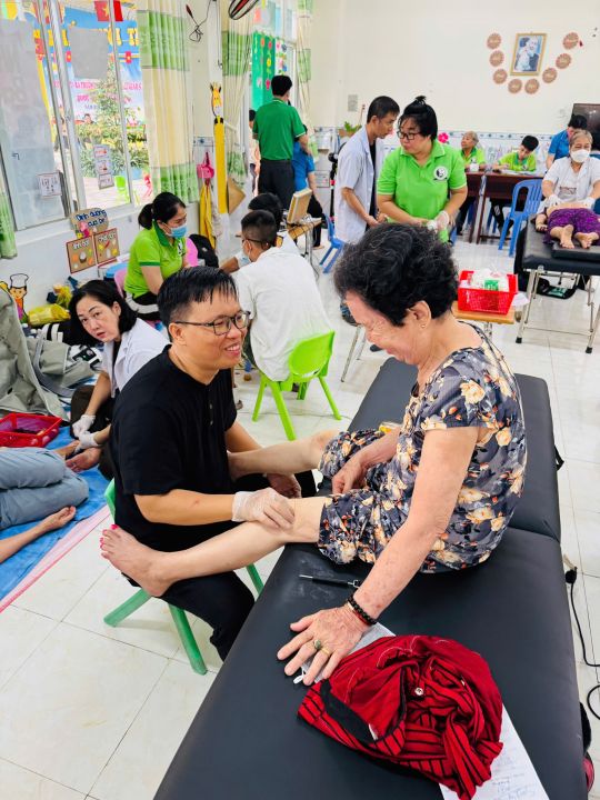 Đoàn Phật tử Y – Bác sĩ Phước Đức Minh TP Hồ Chí Minh chung tay xoa dịu nỗi đau da cam, tri ân người có công