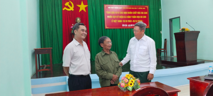 Hội tỉnh Đồng Nai trao trợ cấp thường xuyên cho nạn nhân chất độc da cam