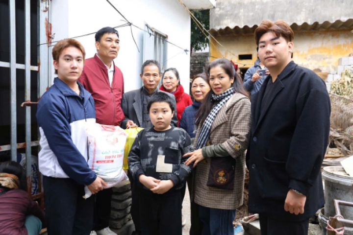 Hải Phòng: Câu lạc bộ Tình nguyện Hoa Sen đồng hành cùng Thành hội chăm sóc giúp đỡ nạn nhân.