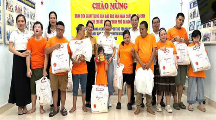 Nạn nhân chất độc da cam Đà Nẵng ấm áp trong dịp Quốc tế thiếu nhi