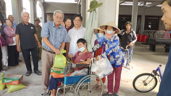Tỉnh hội Sóc Trăng: Tặng quà nạn nhân chất độc da cam