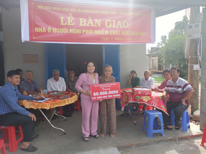 Huyện hội Châu Thành bàn giao Nhà tình thương