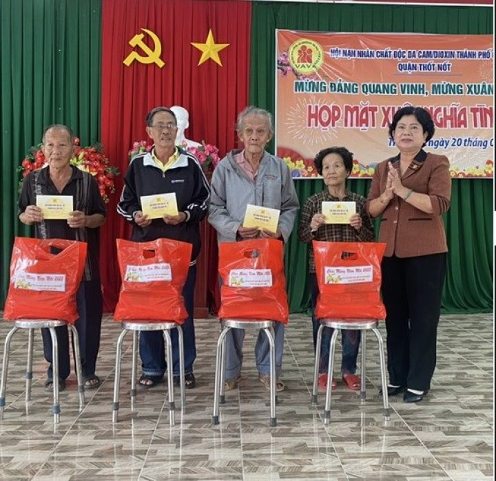 Từ tình thương đến hành động   