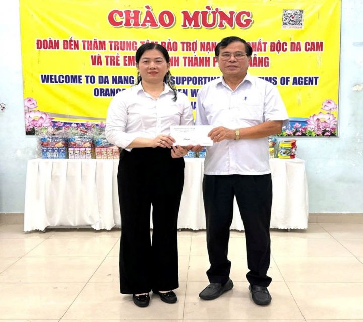 Tòa án Nhân dân khu vực 3 - Đà Nẵng trao quà Trung thu cho nạn nhân chất độc da cam
